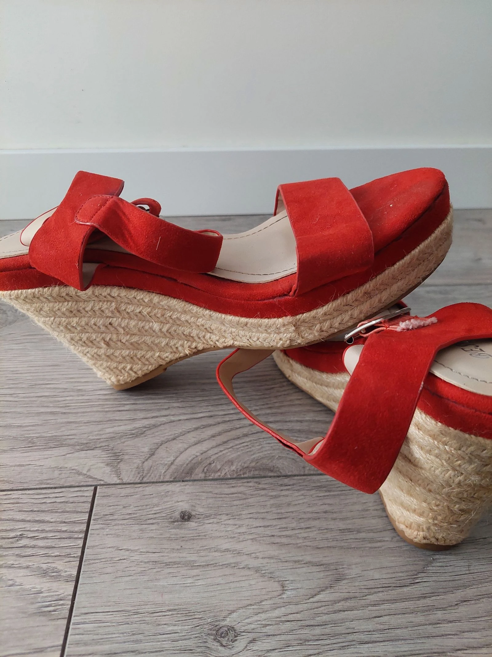 Bestelle - Sandalias rojas – photo 4
